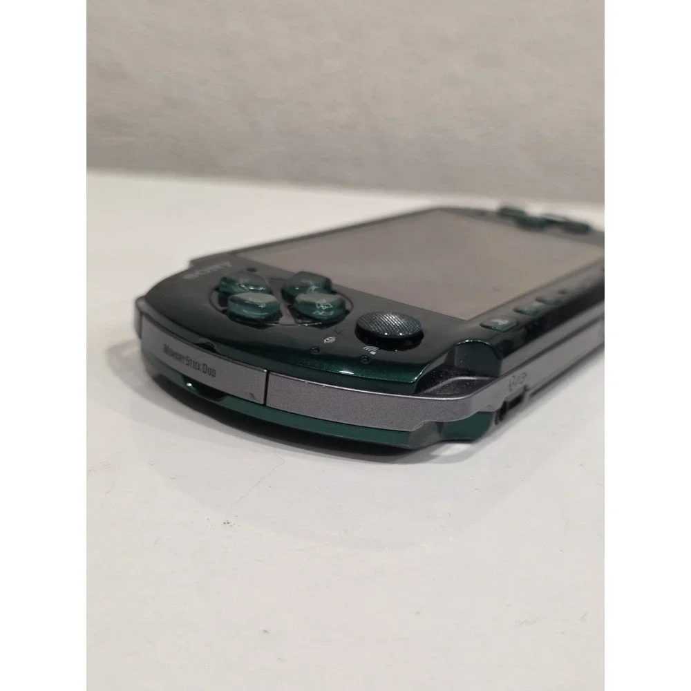 Metal Gear Solid: Peace Walker Green PSP 3001 Limited Edition BUNDLE LOT W GAMES